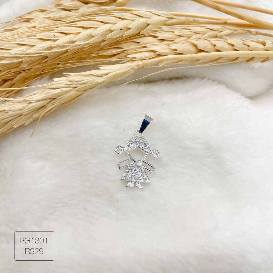 Pingente de Menina Cravejado Cristal Prateado